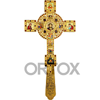 Крест напрестольный из ювелирного сплава в позолоте с красными фианитами, 17,5х33,5 см