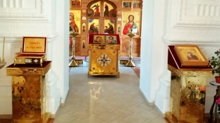 Фотоотзыв: Аналой и подставка с ковчегом для святых мощей в храме в честь иконы Взыскание Погибших
