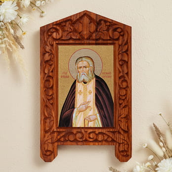 Иконы на резной доске