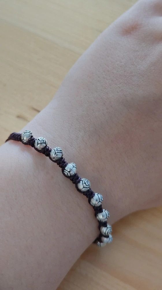 Браслет плетеный с металлическими бусинами