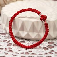 Браслет плетеный (комбоскини) с пластиковыми бусинами, красный №2