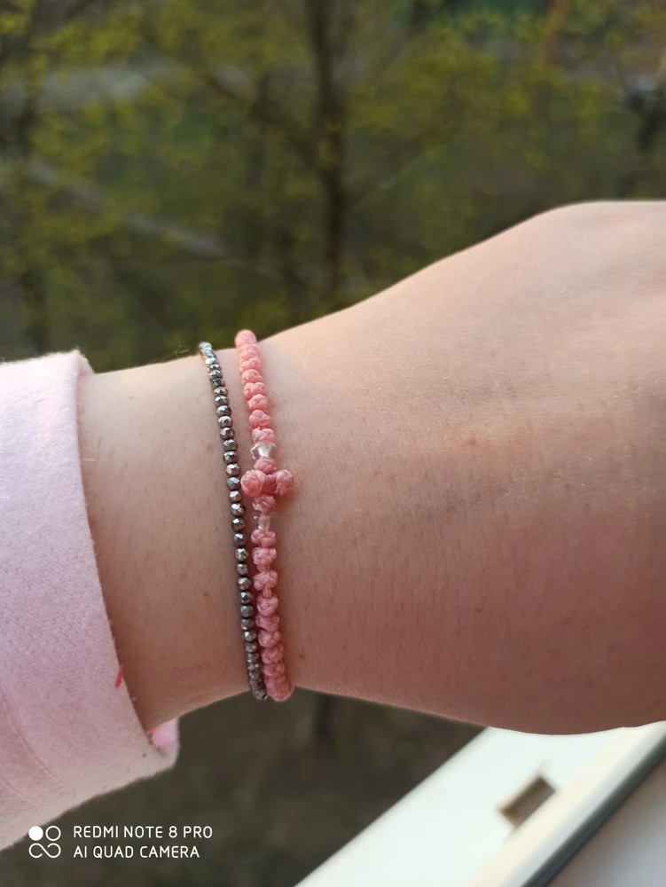 Браслет плетеный (комбоскини) с пластиковыми бусинами, розовый №3