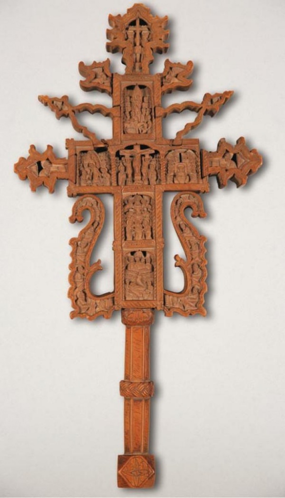 Крест напрестольный. Афон, ок. 1627 г. Кипарис, резьба, 41,1 х 20,9.jpg