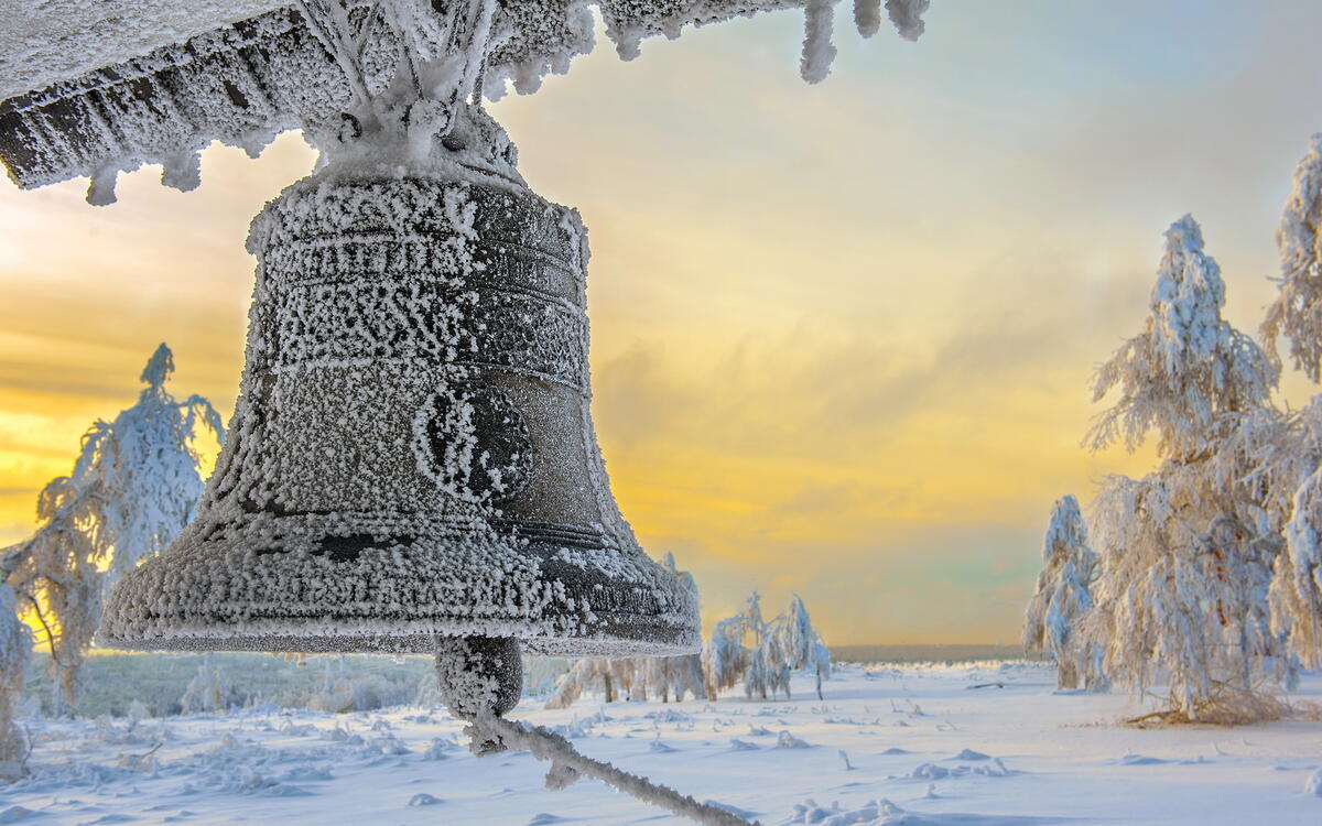 zima-moroz-kolokol-iney.jpg