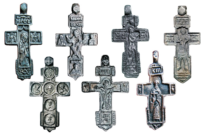Русские нательные килевидные кресты XV - XVI вв. с образом Богородицы, Иисуса Христа и избранных святых