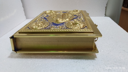 Евангелие напрестольное синее, полный оклад "под золото", 24х31 см, У-0909 фото 5