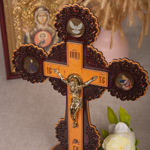 Крест настольный деревянный с латунным распятием, 36х45 см фото 4