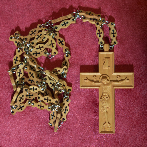 Крест наперсный деревянный резной, с цепью, средний, 7х11,5 см фото 7
