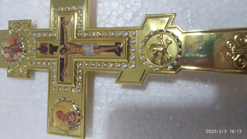 Крест настольный из цинкового сплава, белые камни, цвет "под золото", 10х18,6 см, У 55-0078 фото 3