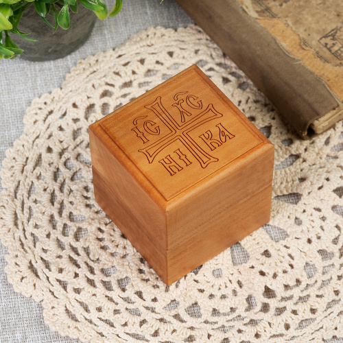 Крестильный ящик деревянный с наполнением, резной, 6х6х6,5 см фото 2
