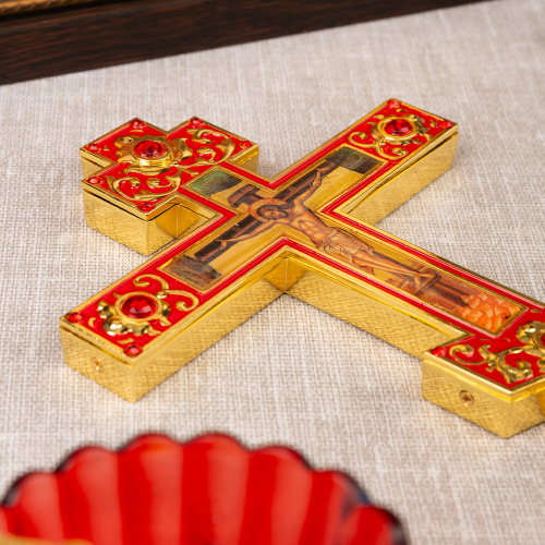Крест напрестольный, цинковый сплав, красная эмаль, красные камни, 14,5х26 см фото 4