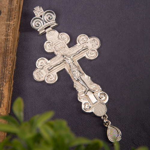 Крест наперсный из ювелирного сплава в серебрении, 6х12,5 см фото 3