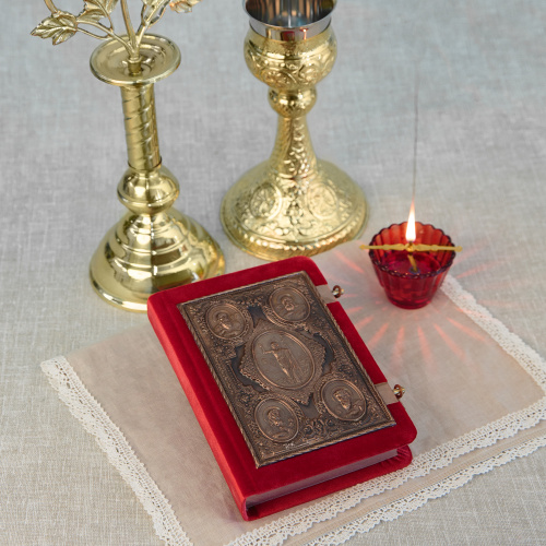 Евангелие требное среднее красное, оклад "под бронзу", бархат, 17х22 см фото 6