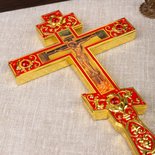 Крест напрестольный, цинковый сплав, красная эмаль, красные камни, 14,5х26 см фото 3