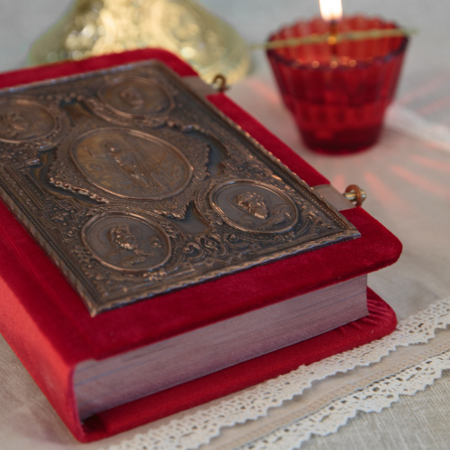 Евангелие требное среднее красное, оклад "под бронзу", бархат, 17х22 см фото 7