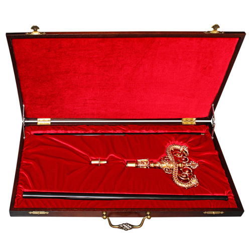 Жезл архиерейский из ювелирного сплава в позолоте, фианиты и жемчуг фото 3