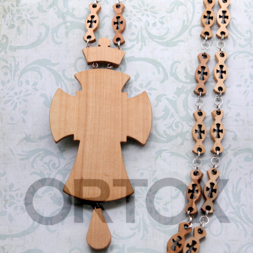 Крест наперсный деревянный резной с цепью, 7х14 см, светлый фото 3