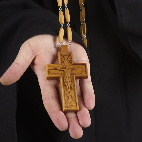 Крест наперсный протоиерейский деревянный светлый резной, с цепью, 7х12 см фото 10