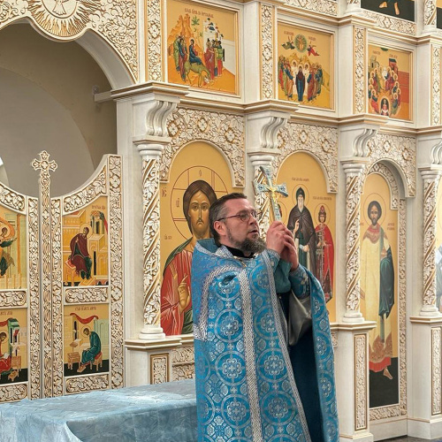 Иконостас деревянный резной "Владимирский" пятиярусный белый с золотом (патина), 690х860х45 см фото 10 Иконостас деревянный резной "Владимирский" пятиярусный белый с золотом (патина), 690х860х45 см фото 10