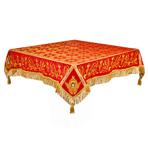 Пелена на престол красная с золотой вышивкой, парча, 130х130 см (на престол 100х100 см)