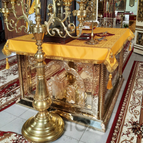 Облачение на престол "Золотые своды", чеканка, ткань, высота 105 см фото 11