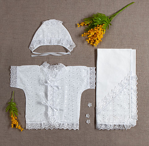 Крестильный набор из трех предметов: пеленка-уголок, распашонка, чепчик, размер 56-62 см (белый набор)