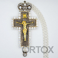 Крест наперсный серебряный, с цепью, позолотой и камнями