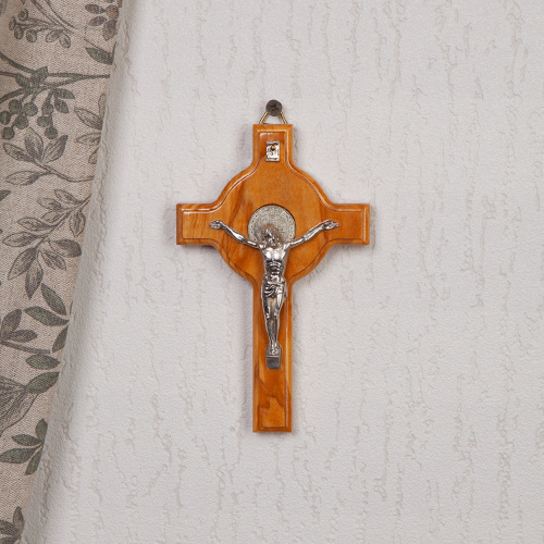 Крест настенный деревянный с распятием из цинкового сплава, 10х17 см фото 4 Крест настенный деревянный с распятием из цинкового сплава, 10х17 см фото 4