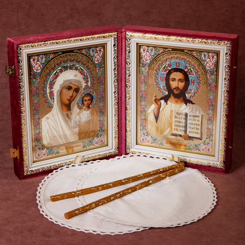 Складень венчальный с ликами Спасителя и Божией Матери "Казанская", цвет бургундия, бархат, конгрев, 20х24,5 см фото 2 Складень венчальный с ликами Спасителя и Божией Матери "Казанская", цвет бургундия, бархат, конгрев, 20х24,5 см фото 2