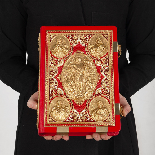 Евангелие напрестольное красное, оклад "под золото", кожа, эмаль, 24х31 см фото 7 Евангелие напрестольное красное, оклад "под золото", кожа, эмаль, 24х31 см фото 7
