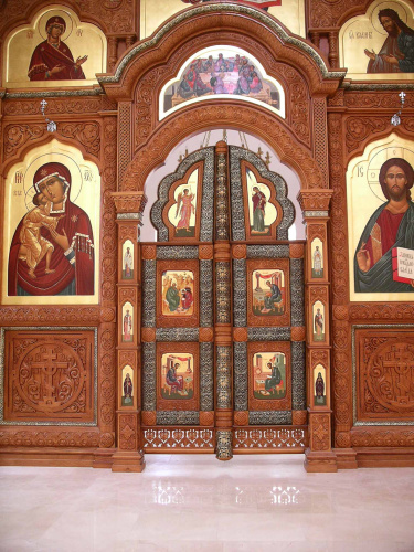 Иконостас с плоскорельефной резьбой и арками, Бутово, г. Москва фото 8