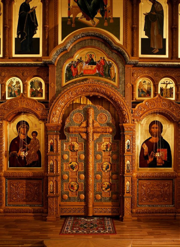 Иконостас с плоскорельефной резьбой и арками, г. Москва фото 3