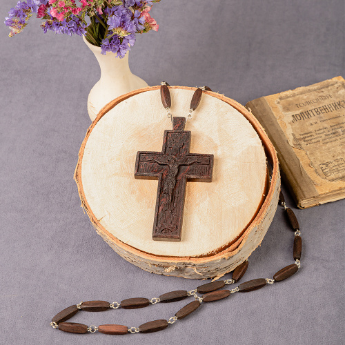 Крест наперсный протоиерейский деревянный темный, с цепью, резной, 7х12 см фото 3