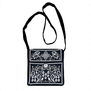 Дароносица из бархата с вышивкой черная, 12х3х12 см (серебряная нить)