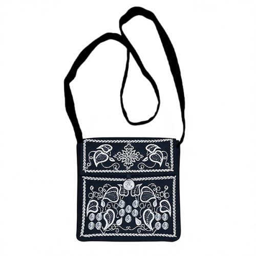 Дароносица из бархата с вышивкой черная, 12х3х12 см Дароносица из бархата с вышивкой черная, 12х3х12 см