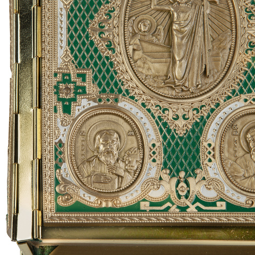 Евангелие требное среднее зеленое, полный оклад "под золото", 17х22 см фото 6 Евангелие требное среднее зеленое, полный оклад "под золото", 17х22 см фото 6