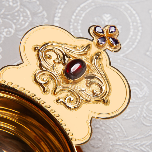 Ковш для запивки большой из ювелирного сплава в позолоте, фианиты, на ножке, Ø 9 см фото 4 Ковш для запивки большой из ювелирного сплава в позолоте, фианиты, на ножке, Ø 9 см фото 4