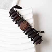 Браслет плетеный "Спаси и сохрани", со вставками из самшита (медальон)