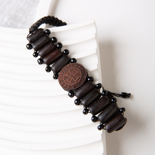 Браслет плетеный "Спаси и сохрани", со вставками из самшита (медальон) Браслет плетеный "Спаси и сохрани", со вставками из самшита (медальон)