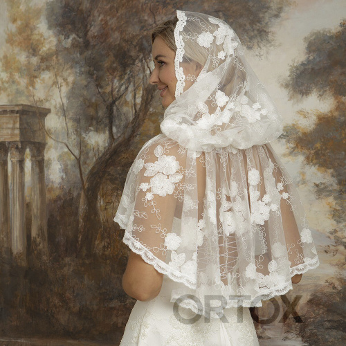 Неспадаемый платок (капор) "Романтический вечер" белый из вышитого гипюра фото 2