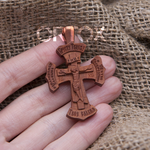 Деревянный нательный крестик «Солнце Правды» с распятием и молитвой Кресту, цвет темный, высота 4,9 см фото 10