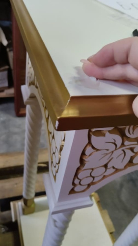 Подставка церковная "Суздальская", белая с золотом (патина), колонны, резьба, 46х46х100 см, У-1021 фото 4
