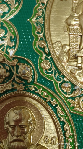 Апостол зелёный, полный оклад "под золото", эмаль, 23х30 см, У-0910 фото 5