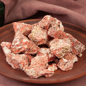 Смирна красная колотая, 500 г (в упаковке)