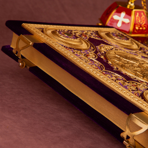 Апостол фиолетовый, оклад "под золото", бархат, эмаль, 23х30 см фото 7