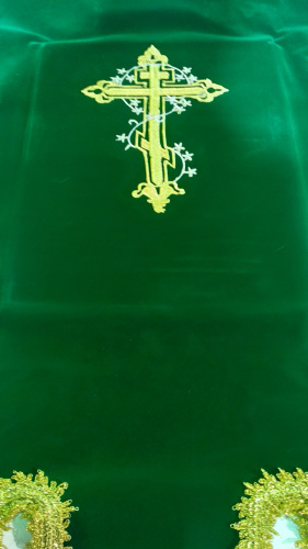 Хоругви зеленые вышитые "Триединые", 66х142 см, комплект, искусственный бархат, У-0130 фото 3