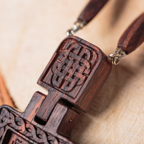 Крест наперсный "Наградной" деревянный резной, с цепью, 7х13,5 см фото 6