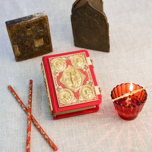 Евангелие требное малое красное, оклад "под золото", кожа, эмаль, 12х16 см фото 2