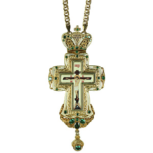 Крест наперсный из ювелирного сплава в позолоте с цепью, с фианитами, 6,5х14 см (зеленые фианиты)