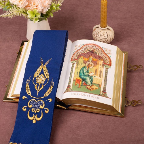 Евангелие требное среднее синее, полный оклад "под золото", 17х22 см фото 4